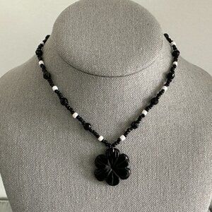 NWT Cute Beaded Choker Necklace w Black Glass Flower Pendant